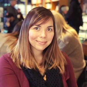 Meet your Posher, Lora